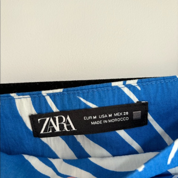 Zara asymmetrical floral mini skirt - Picture 2 of 2